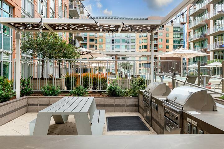 Sentral Designer Furnished 2BR at Union Station gallery image 2