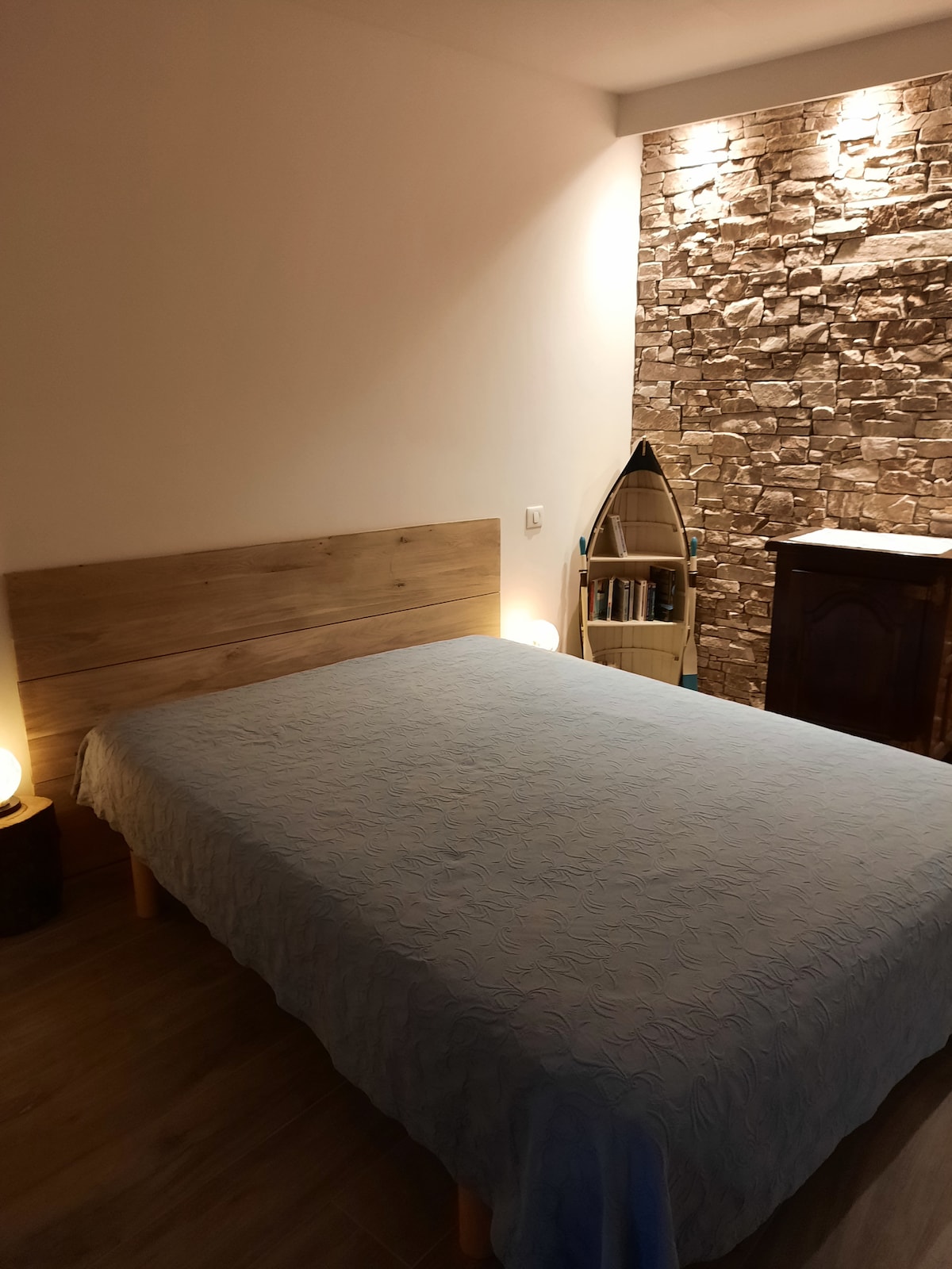 Спалня с ширина 160 см