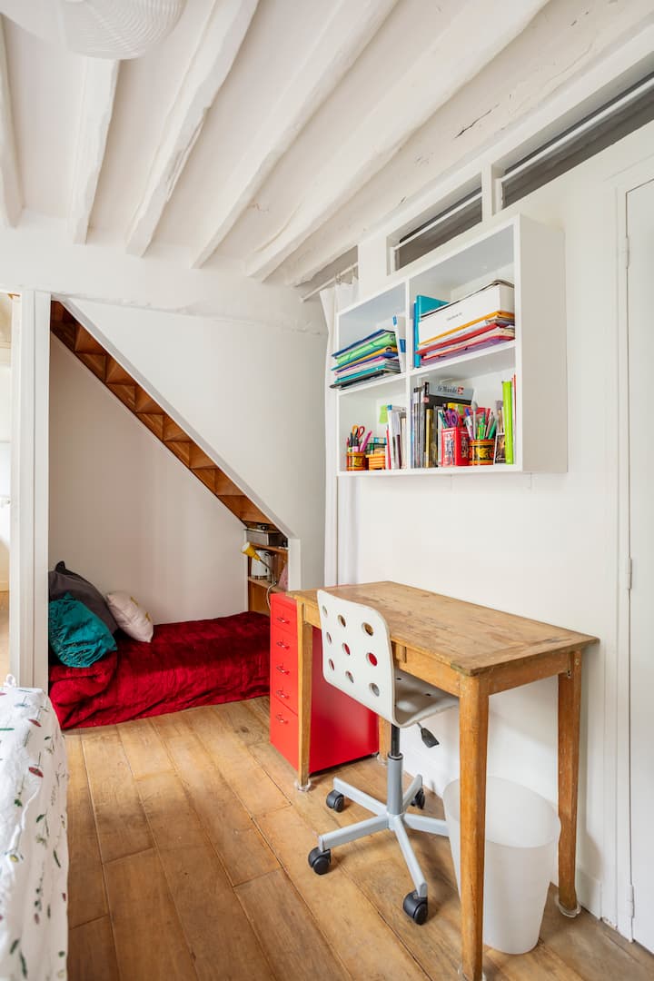 Deux Chambres Atypiques à Notre Dame