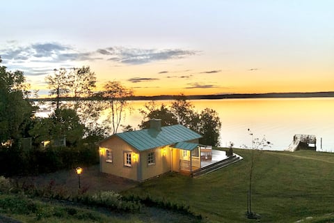 Exclusive Sea Cottage with garden