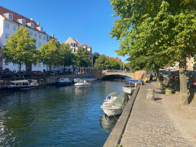 Copenhagen K. Canal view. Full apartment gallery image 3