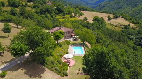 La Scatolaia, garden villa with private pool