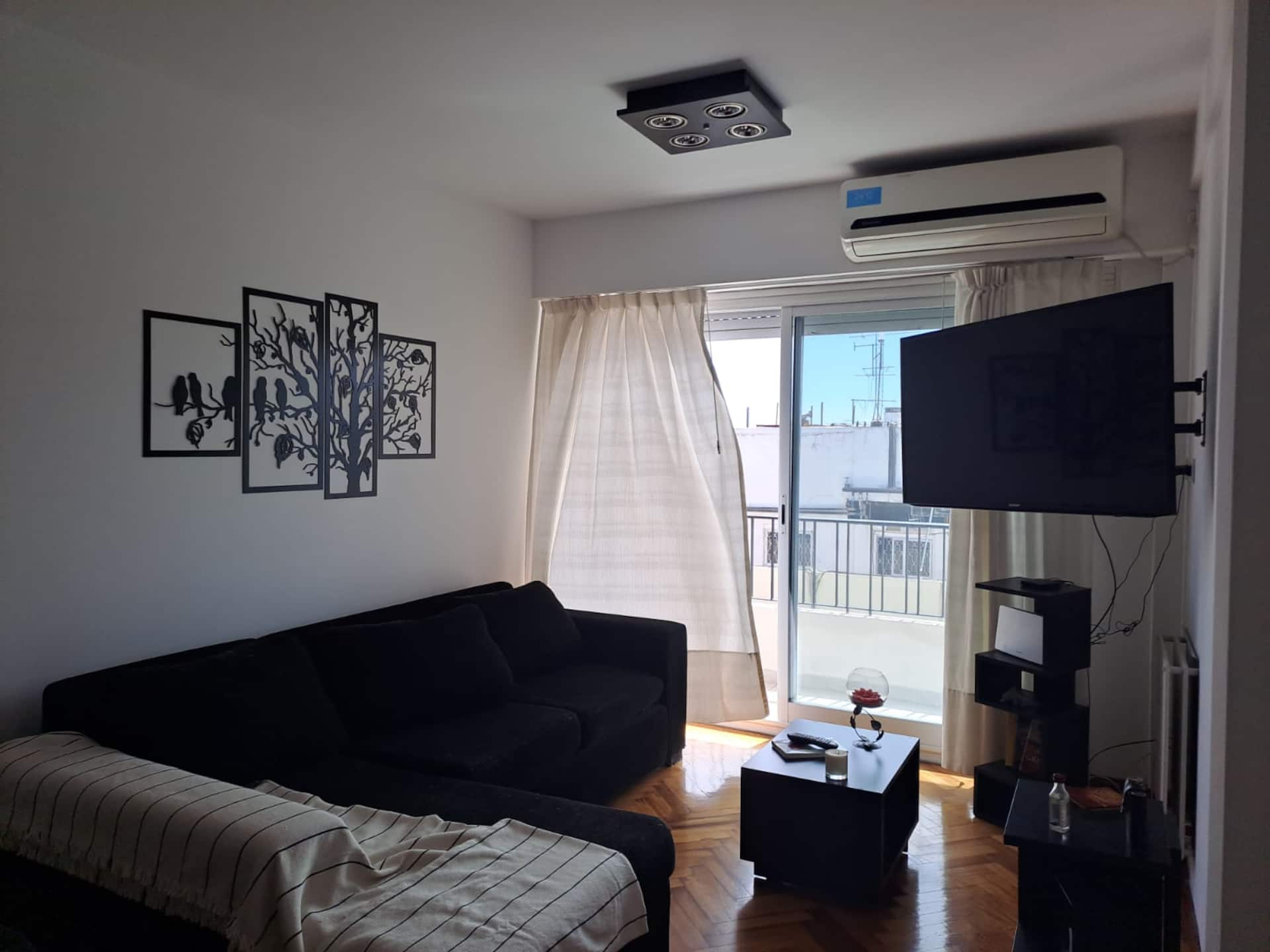 Comfortable apartment in front of the Presidential Palace