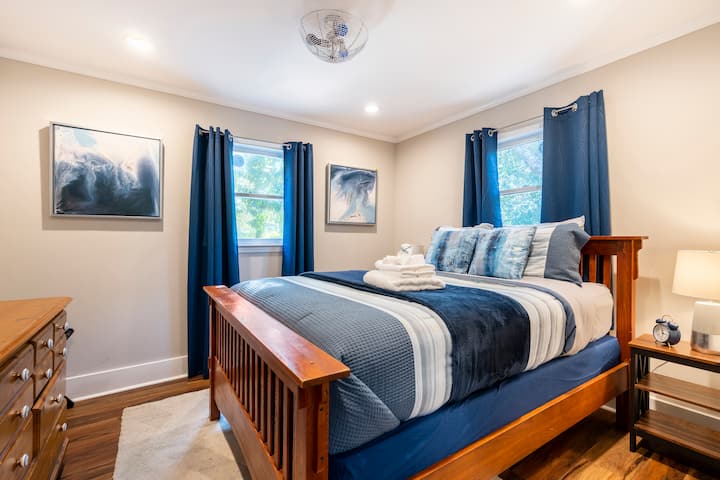 ห้องนอน “บลูลากูน”