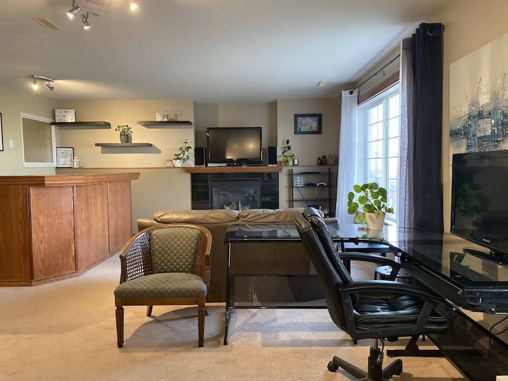 Lakeside Hidden Gem | 420 Friendly - Airdrie