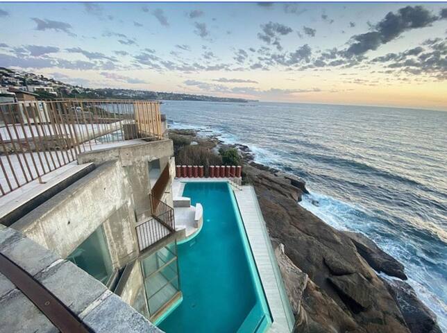 The Coogee Castle gallery image 3