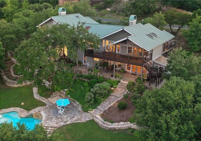 Luxury Lake Travis Retreat gallery image 3