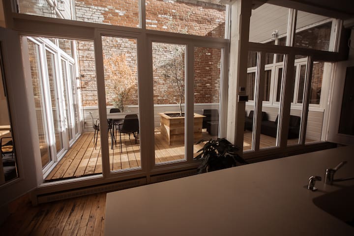 Stunning 3BR Old Port Loft, with private terrace. gallery image 5