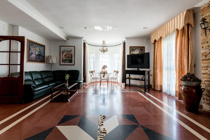 Star's House Sevilla. Pool, 10mintosevillabycar - Gerena
