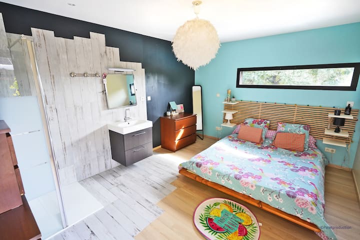 חדר הורים בבקתה