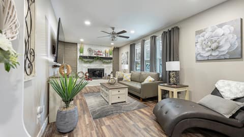 Hill Manor | Stylish 6BR Family Retreat