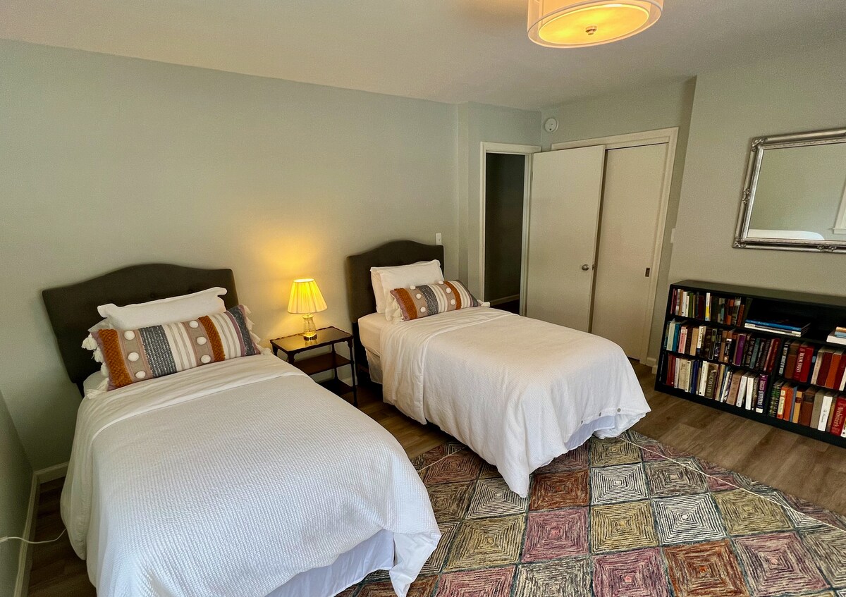 3号卧室为双床客房。