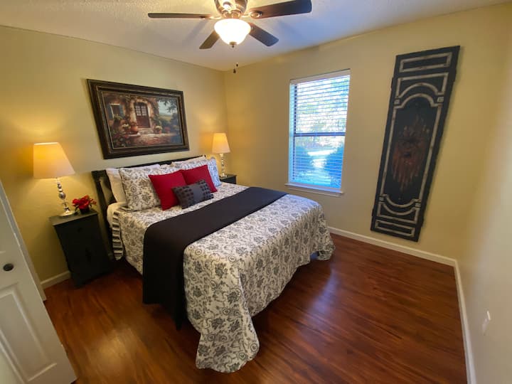 BR 2, Queen, has large closet.