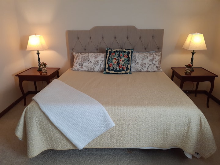 Fort Loudoun Lake Holiday Rentals & Homes Tennessee, United States