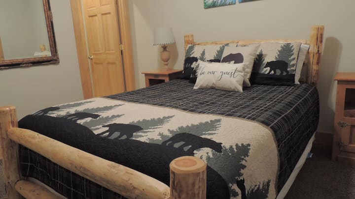 Chumba cha kulala cha kiwango cha juu kilicho na bafu kubwa