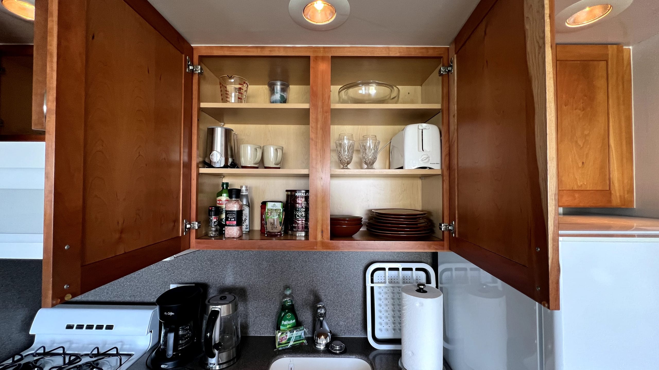 Condo in Honolulu · ★4.91 · Studio · 1 private bath - Image 12
