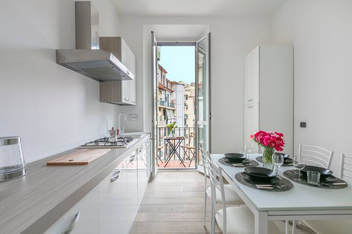 Renaissance Luxury Experience☆ UNIQUE view! gallery image 4