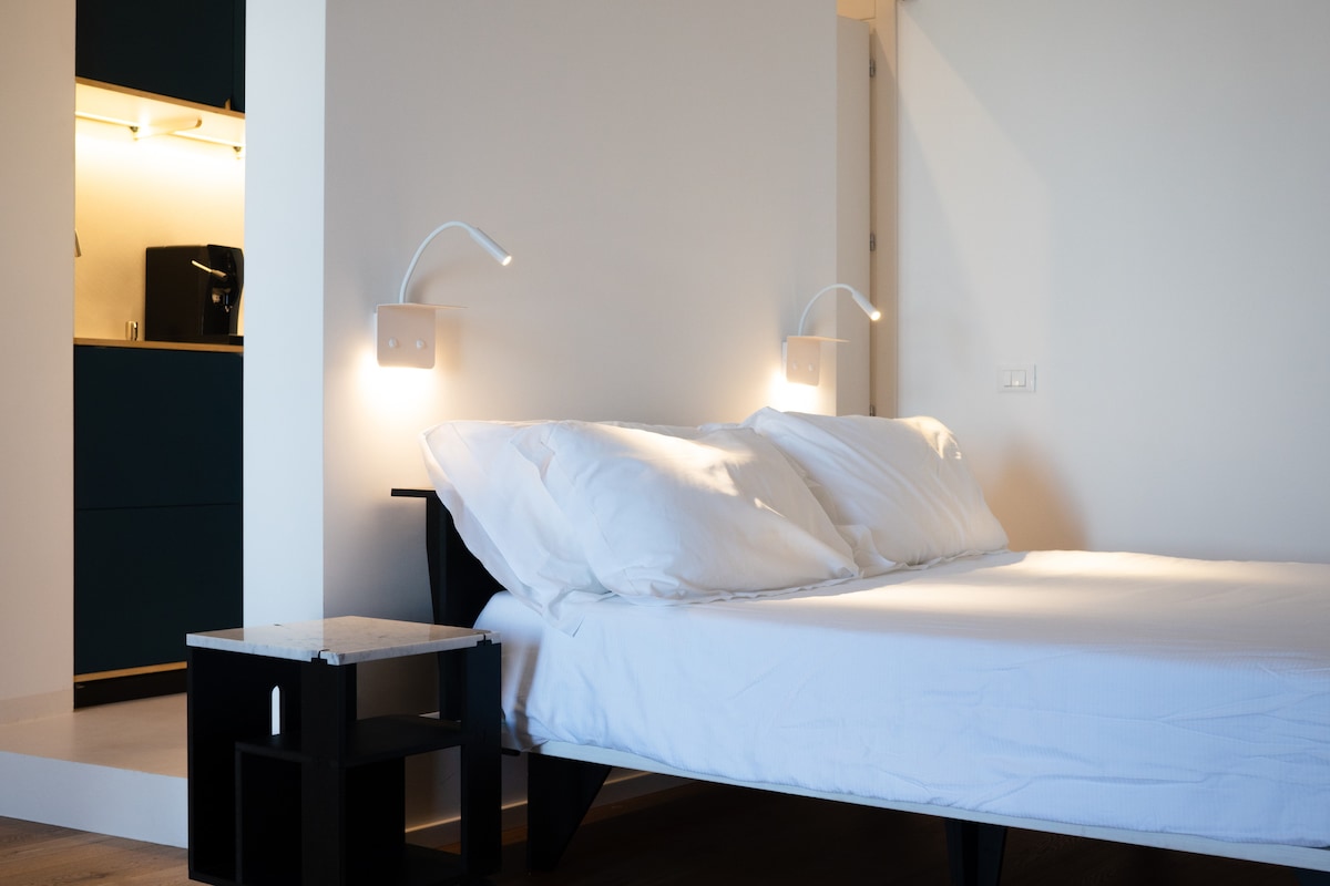 Appartamento sedano ( 2 ) riproduzione contemporanea antica alcova siciliana ( libero accesso al letto da entrambi i lati )