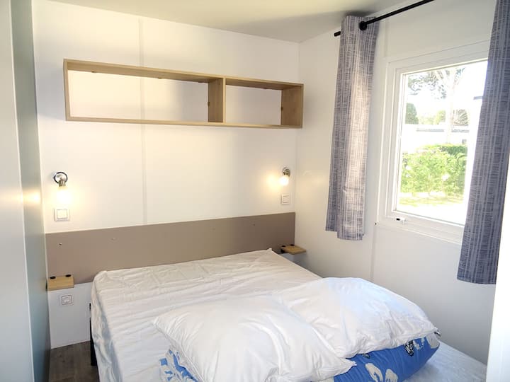 1ère chambre avec 1 lit double 140x190 cms