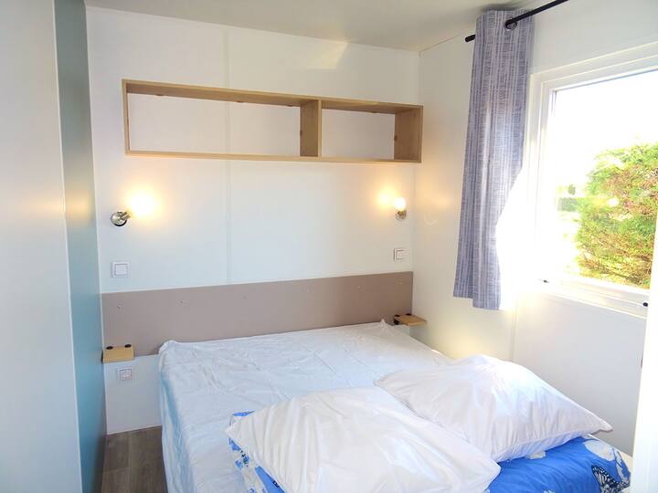 2ème chambre avec 1 lit double 140x190 cms