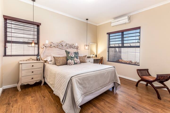 Private Estate, 3 Bedroom-Pool-Entire House gallery image 4