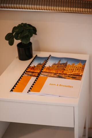 Bright Spacious & central 2 bedrooms apartment 6p gallery image 3