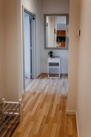 Bright Spacious & central 2 bedrooms apartment 6p gallery image 4