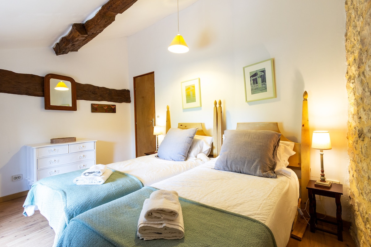 Спална соба 5, двокреветни кревети (Источно крило).