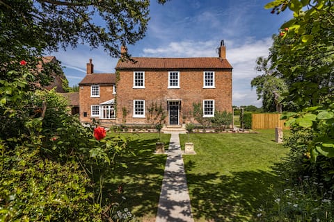 Idyllic Farmhouse in the Countryside