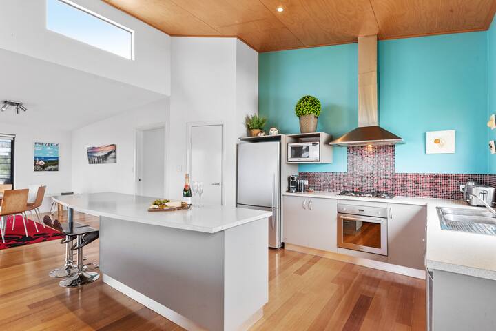 Spacious Family Beach House in Exclusive Location gallery image 5