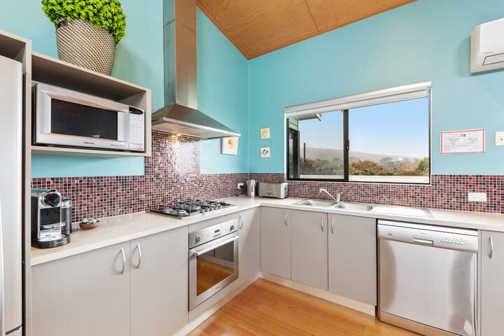 Spacious Family Beach House in Exclusive Location gallery image 4