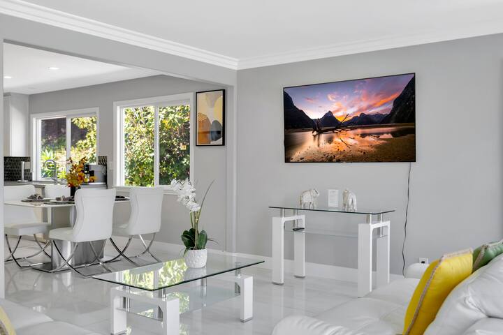 Close to Disney beautiful view, Pool and 3500 feet gallery image 4