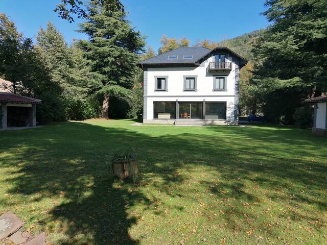 Maristany, una estupenda casa en un entorno único. gallery image 2