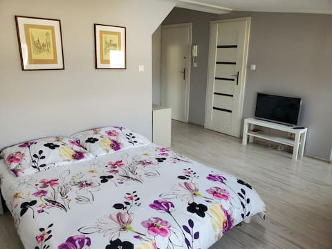 SC/38 apt C: Compact Apartment with Parking