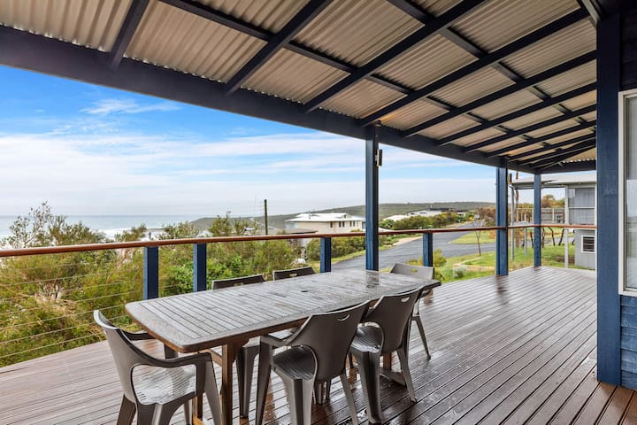 Stunning 180° Views, Modern Family Beach House