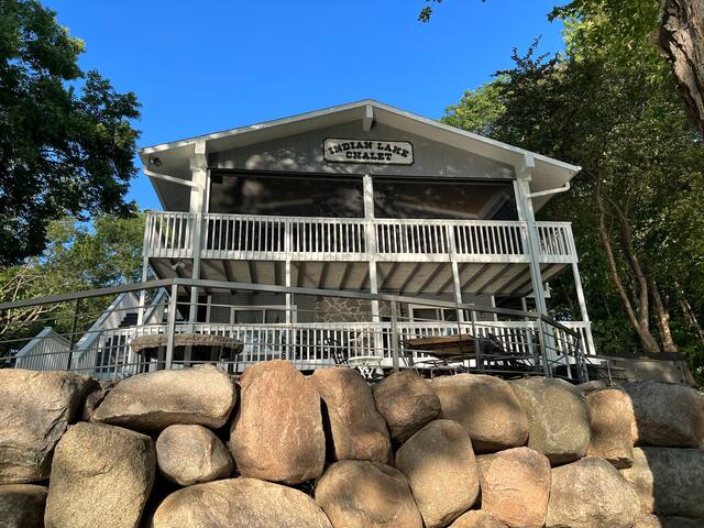 Luxury Family Lake Home gallery image 3