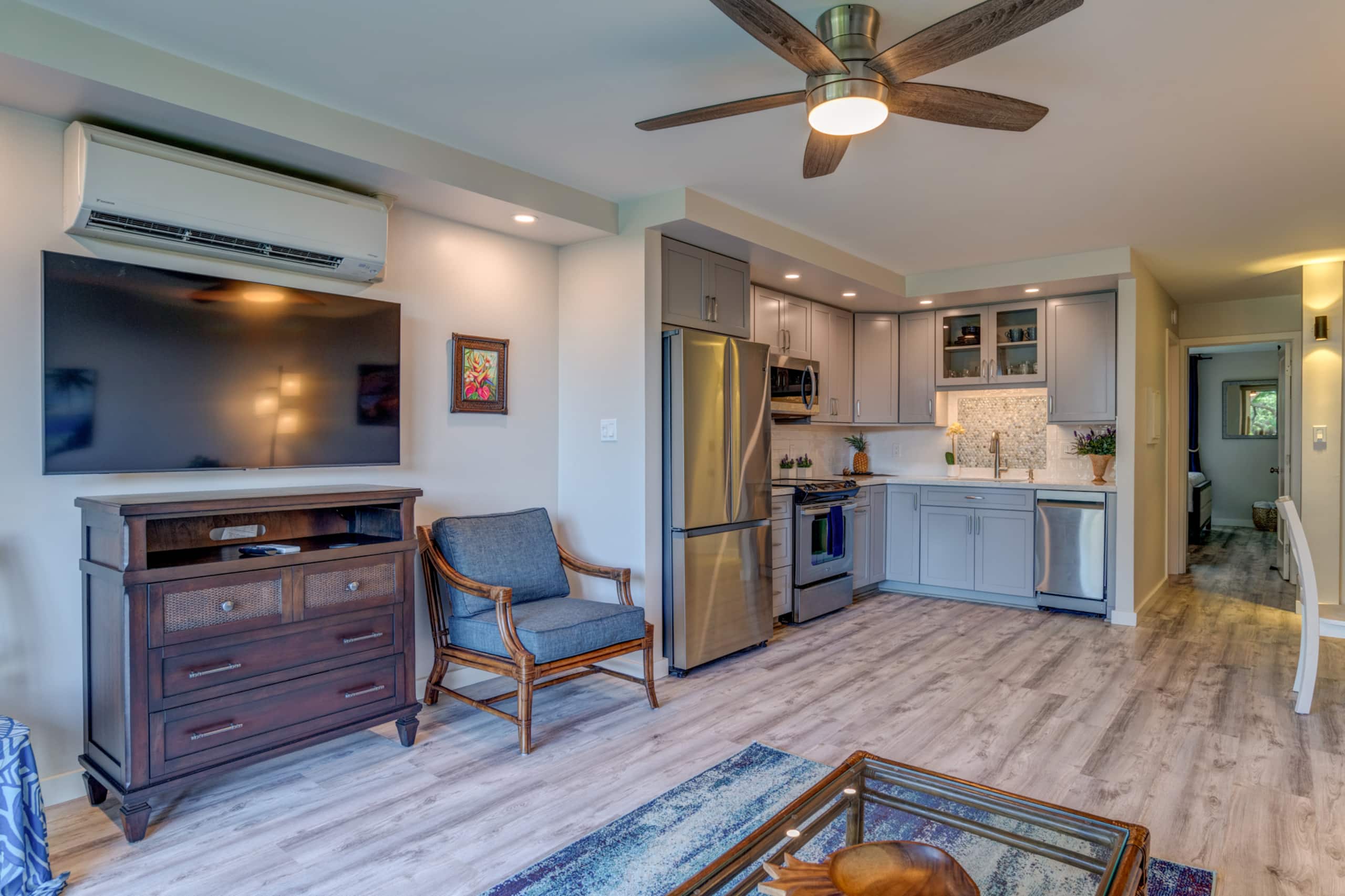 Condo in Lahaina · ★4.99 · 1 bedroom · 1 bed · 1 private bath - Image 6
