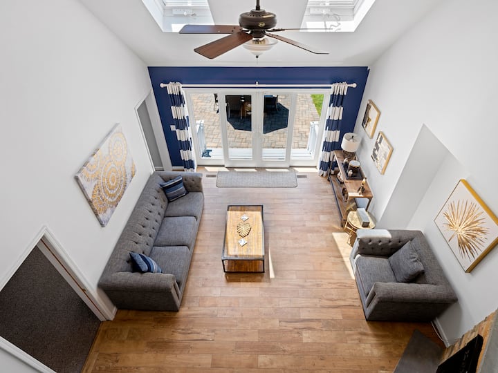 Cheerful 6-bedroom Residential Home With Pool. - Hampton Bays, NY