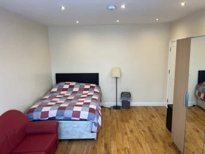 Spacious And Sunny Double Room For Comfortable Nap - Harrow