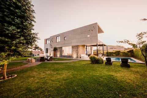 Luxurious, State-of-the-art Country Home in Ica