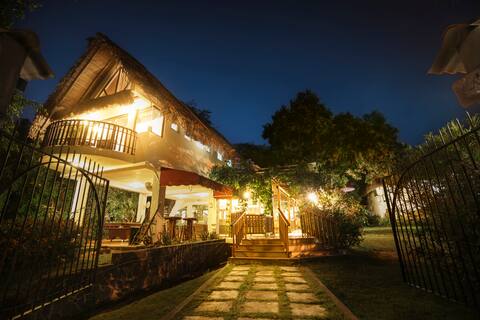 Casa Guardia- Beach Paradise (27 person max)