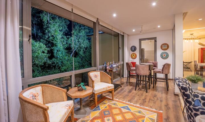 A Cozy Nook with a View ✨
Savor the beauty of nature from this chic lounge corner, where warm wood tones meet modern elegance.☕