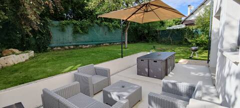Villa Victoria – Banks of the Seine – Private garden