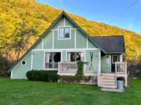 Creekside Chalet