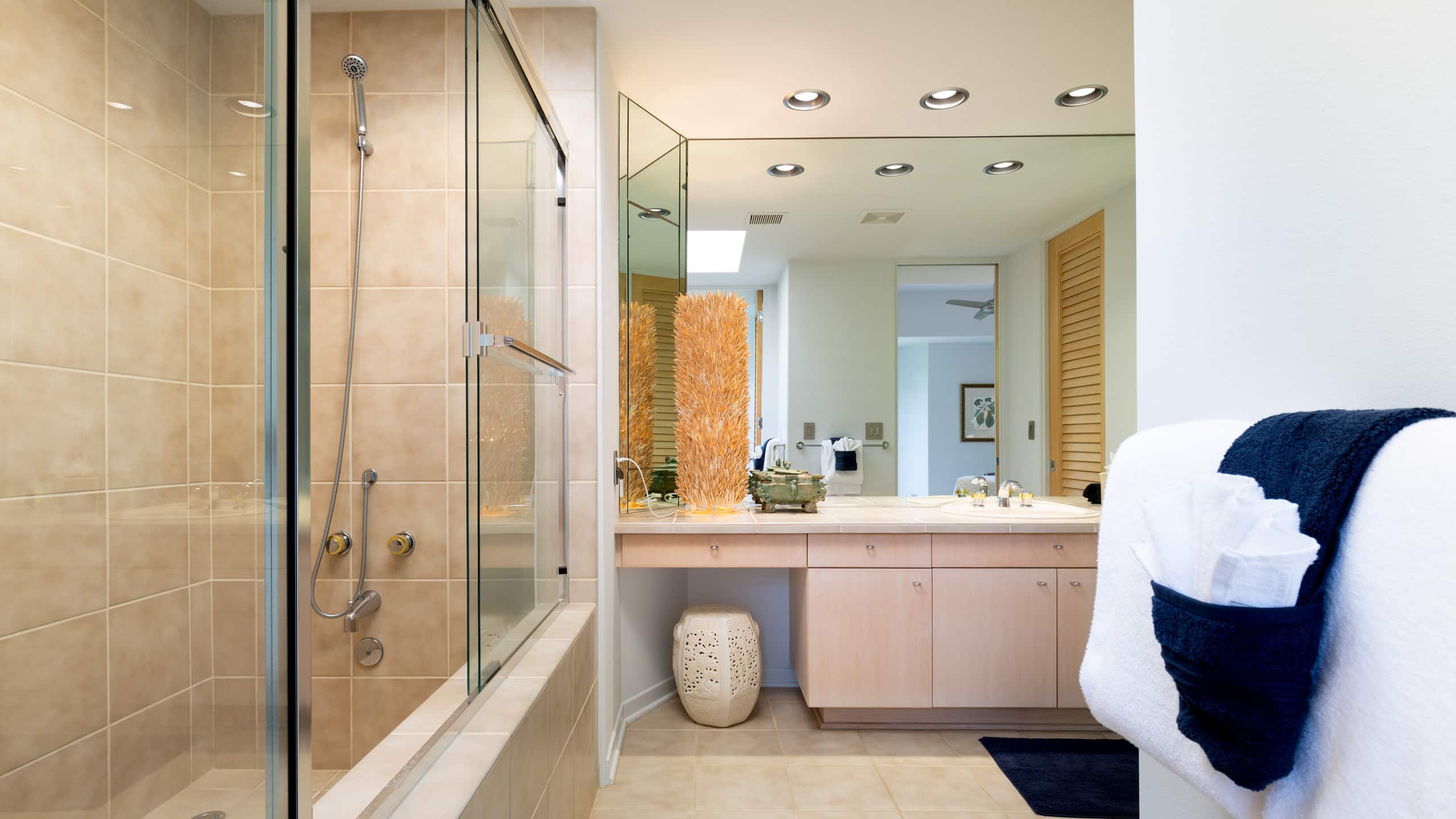 Home in Waimea · ★5.0 · 4 bedrooms · 8 beds · 4.5 baths - Image 39