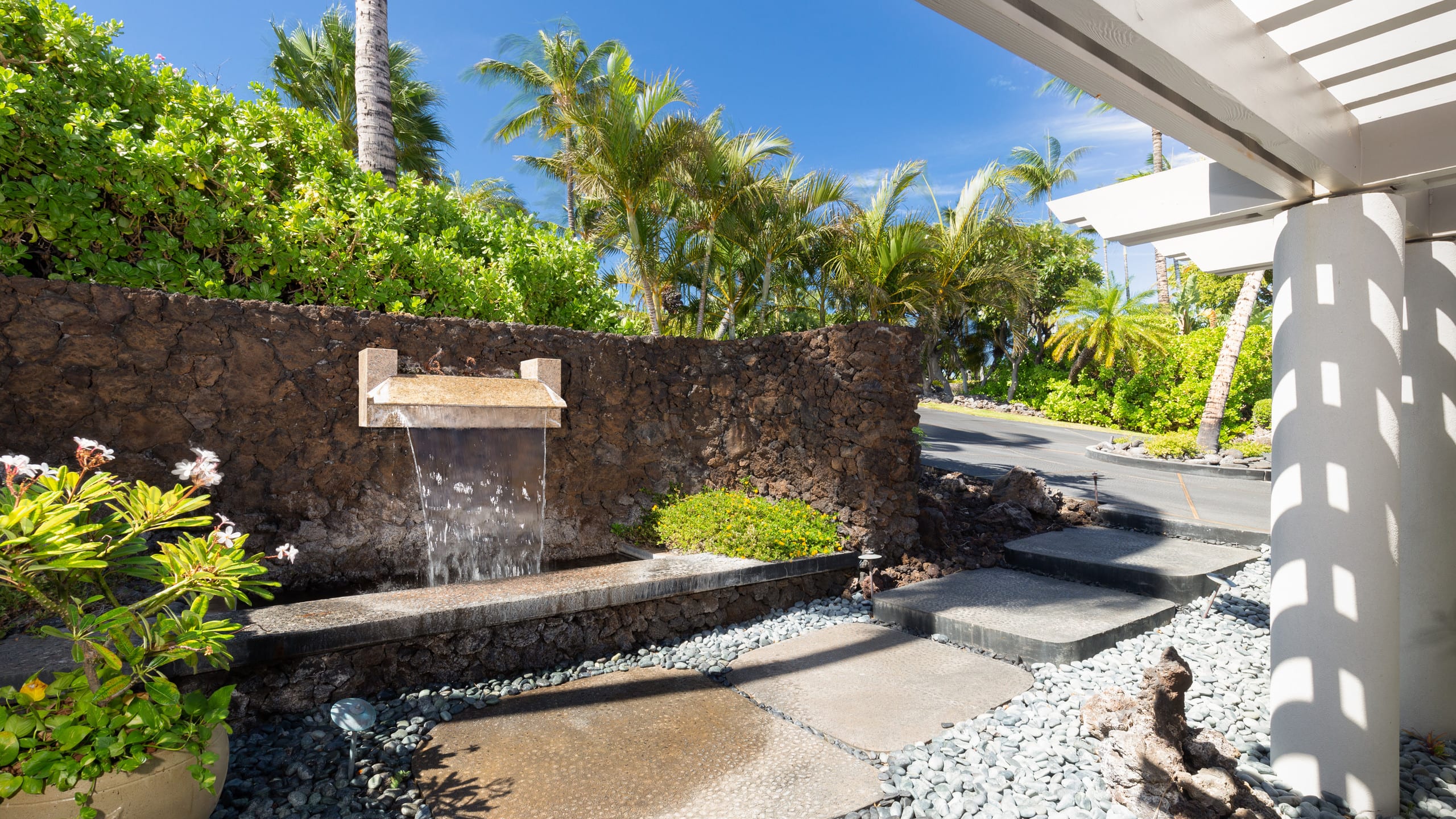 Home in Waimea · ★5.0 · 4 bedrooms · 8 beds · 4.5 baths - Image 48