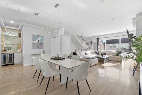 MODERN LUXURY Smart Home w/ Rooftop Terrace
