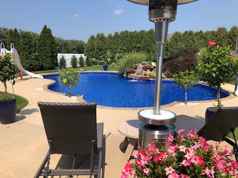 Beautiful Resort Like Home:Heated Pool & Game room