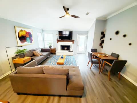 Modern home, pool, game room, walk to lake & golf