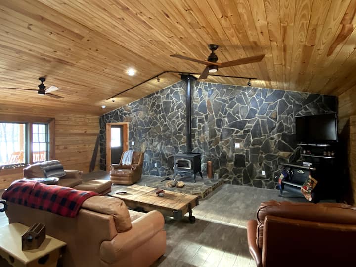 Secluded Waterfront Cabin Retreat - Henderson, NC